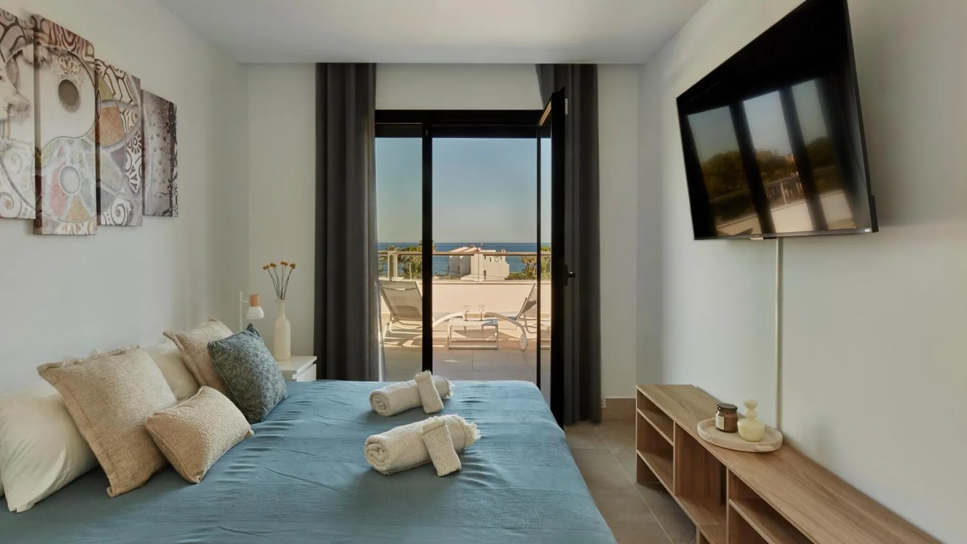 Vista Del Mar, Sunny Penthouse Apartment Bahia de Casares Spain